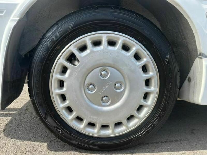COROLLA LEVIN