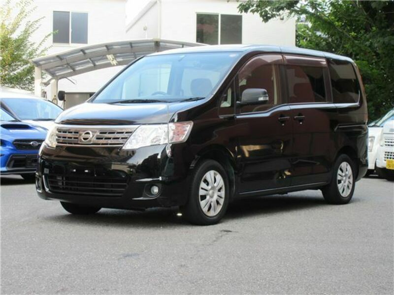 NISSAN　SERENA