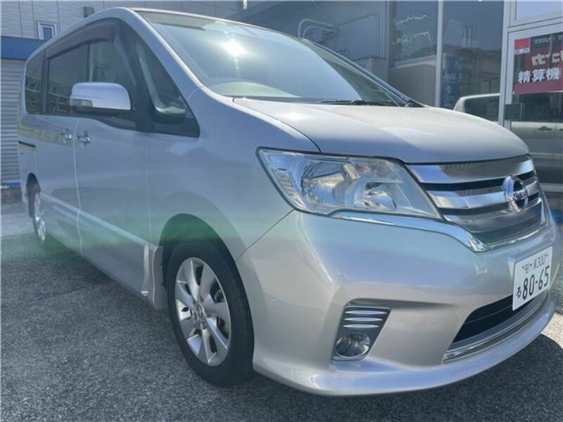 NISSAN　SERENA