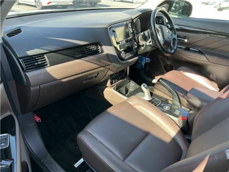 OUTLANDER PHEV