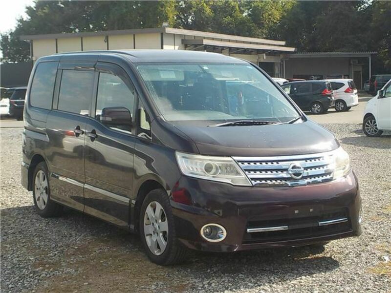 NISSAN　SERENA