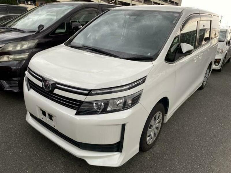 Toyota voxy zrr80g