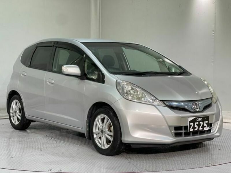 Used 2010 HONDA FIT HYBRID GP1 | SBI Motor Japan