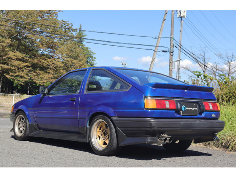 COROLLA LEVIN