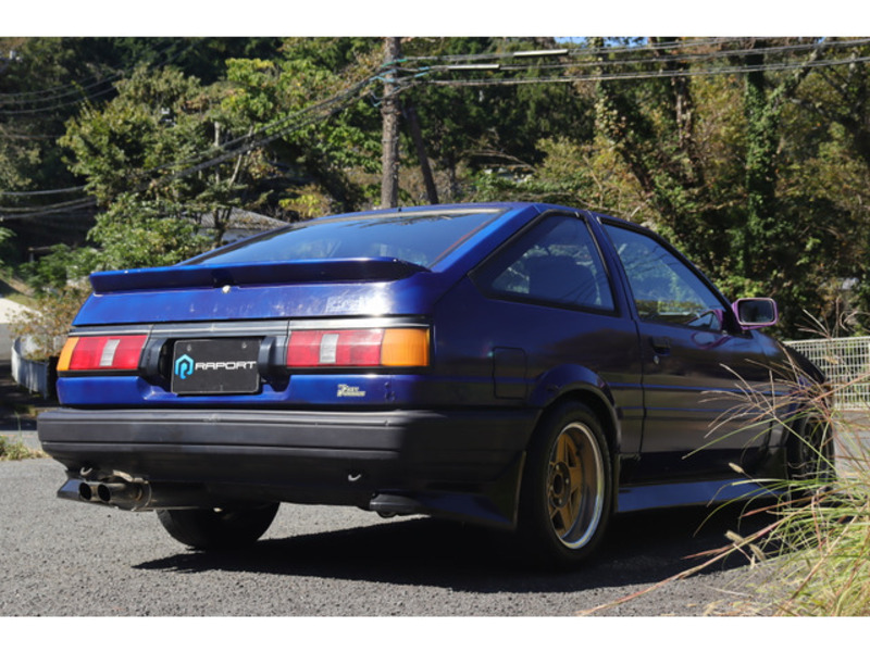 COROLLA LEVIN