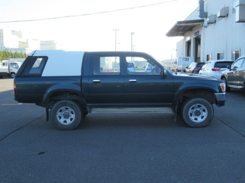 HILUX