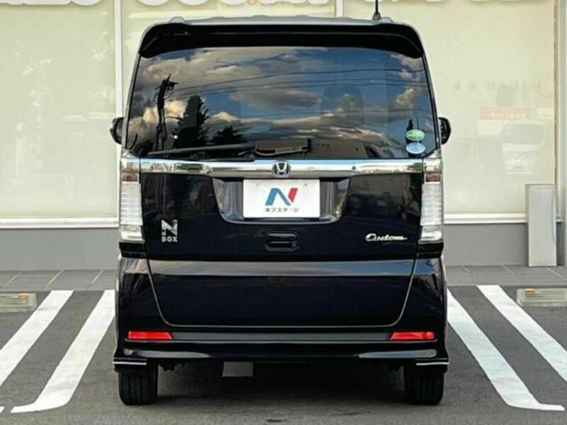 N BOX CUSTOM