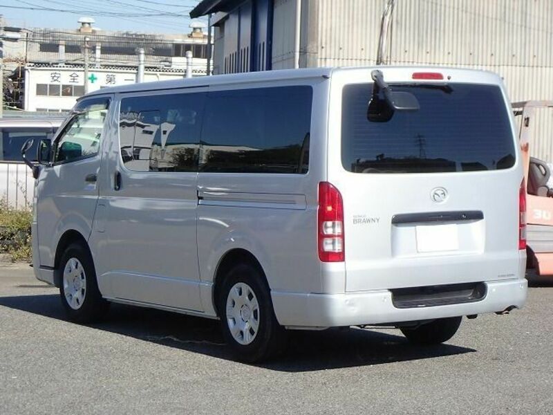 BONGO BRAWNY VAN