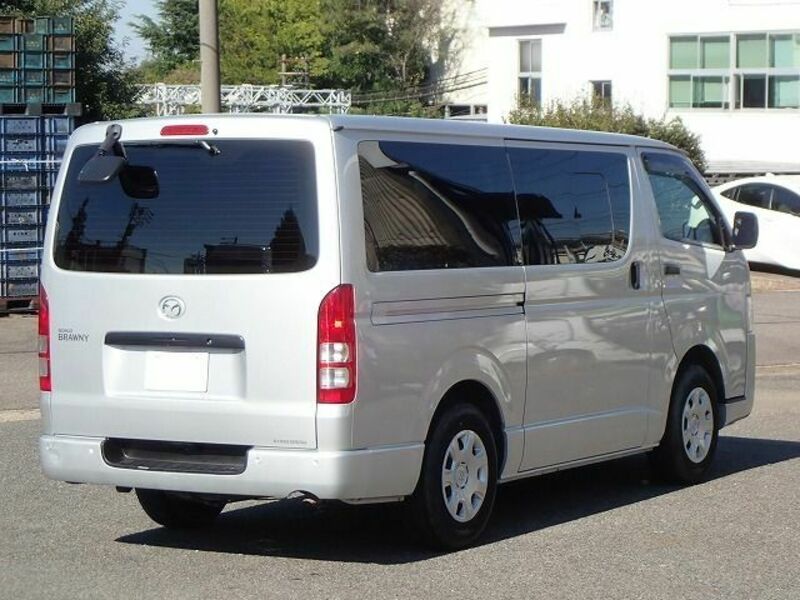 BONGO BRAWNY VAN