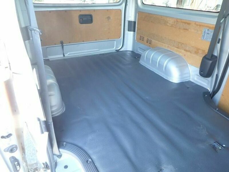 BONGO BRAWNY VAN