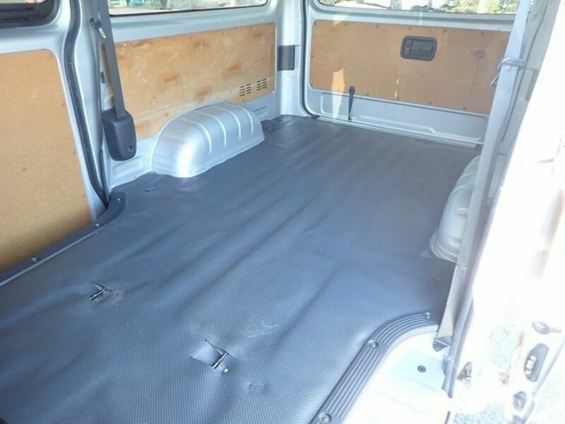 BONGO BRAWNY VAN