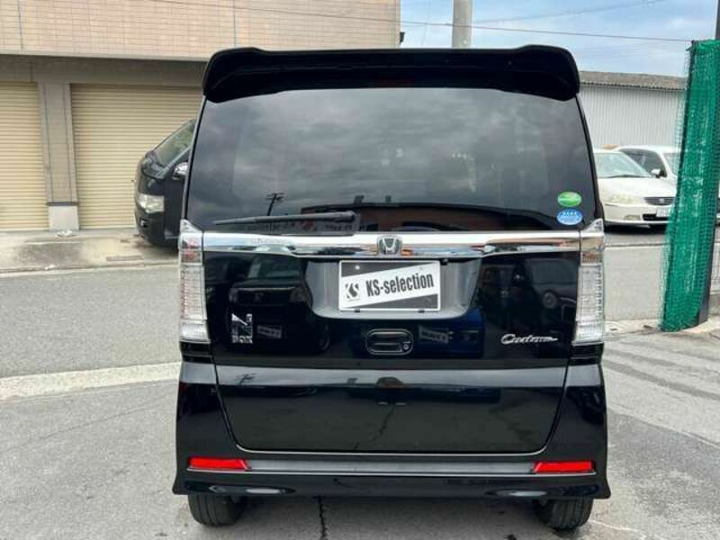 N BOX CUSTOM