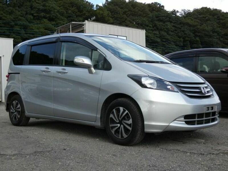 HONDA　FREED