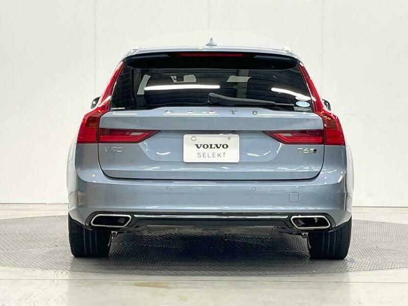 V90