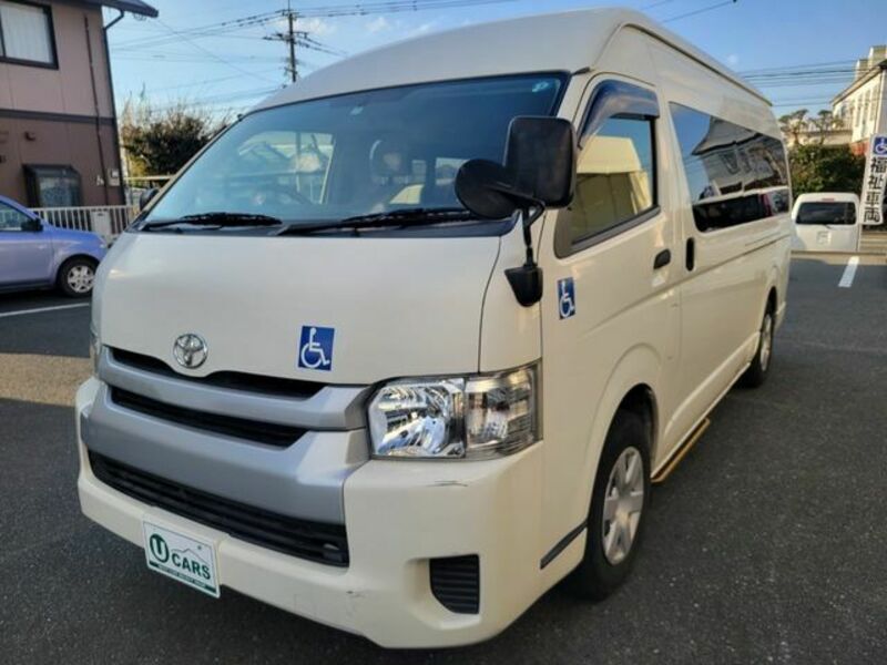 HIACE COMMUTER