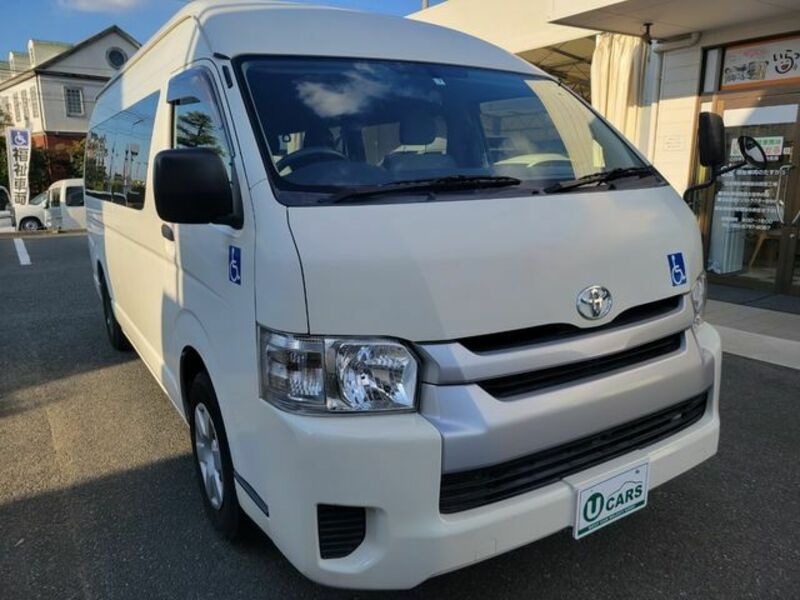 HIACE COMMUTER