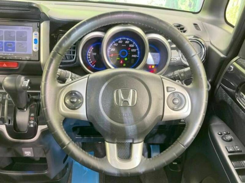 N BOX CUSTOM