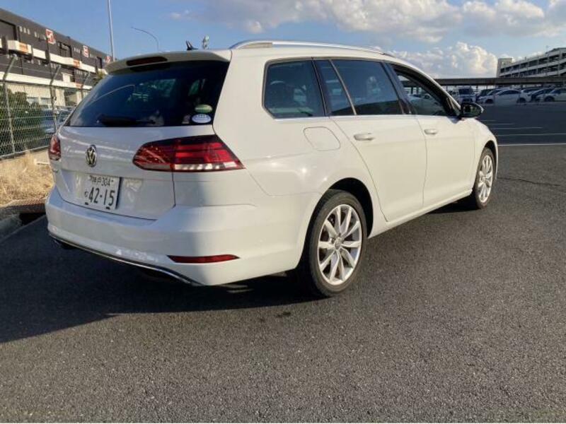 GOLF VARIANT