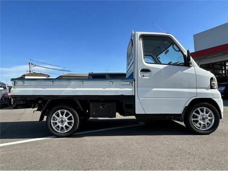 CLIPPER TRUCK