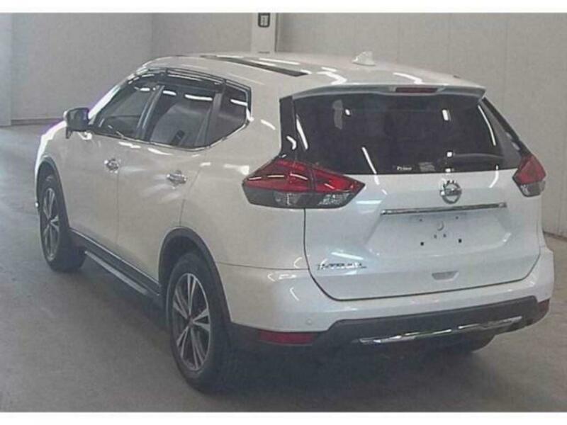 X-TRAIL-1