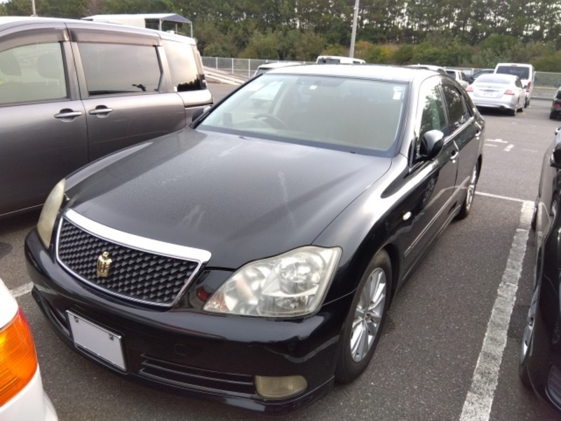 TOYOTA　CROWN