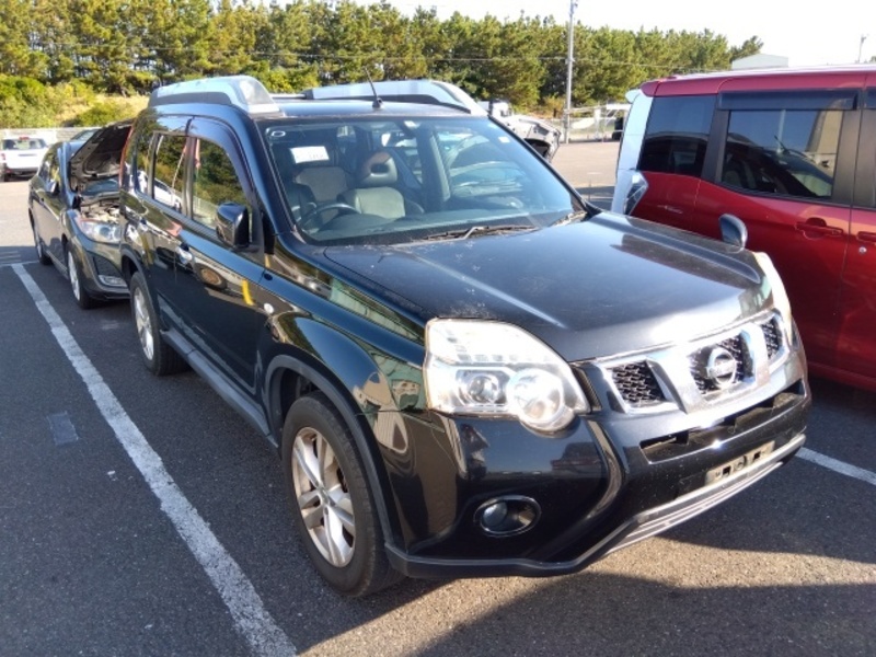 X-TRAIL