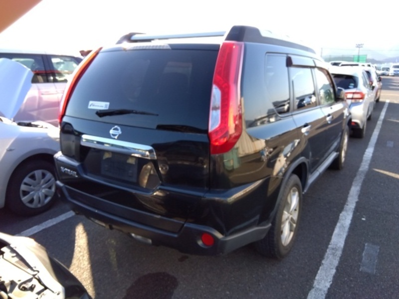 X-TRAIL