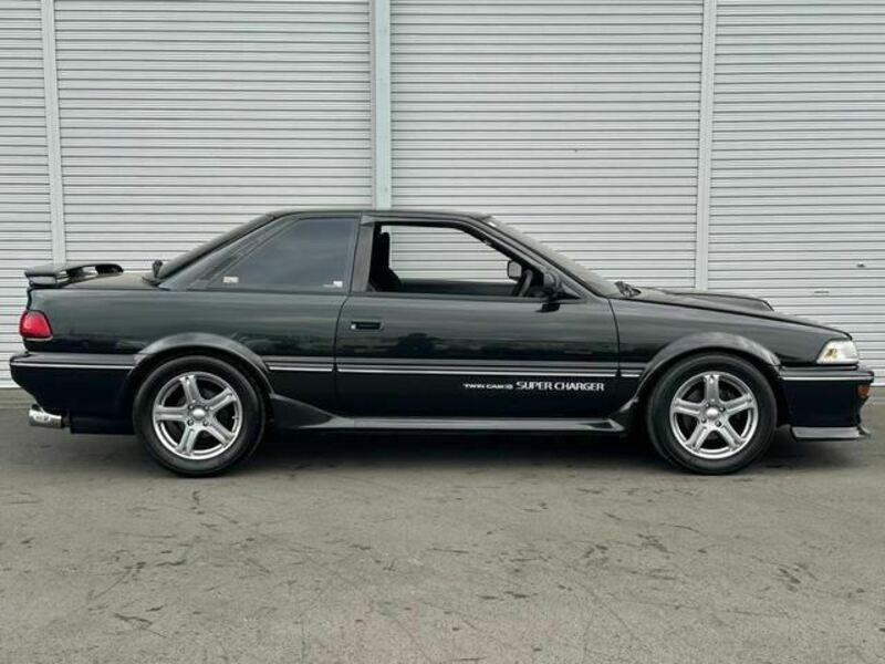 COROLLA LEVIN