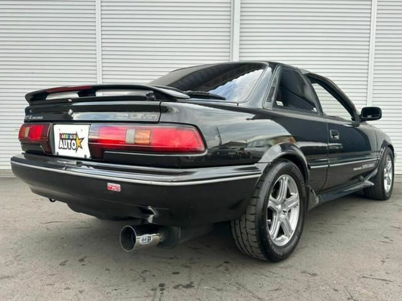 COROLLA LEVIN