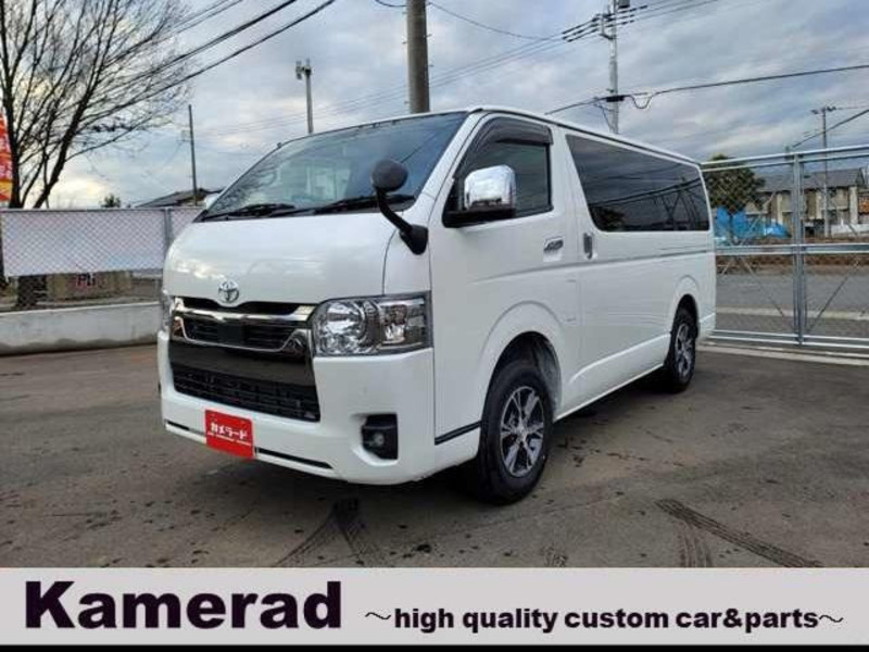 TOYOTA HIACE VAN