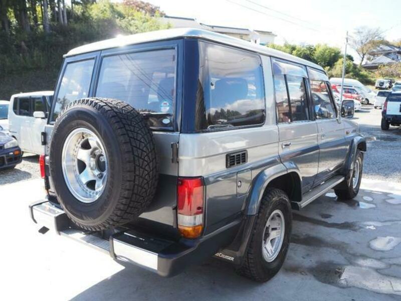 LAND CRUISER PRADO-3