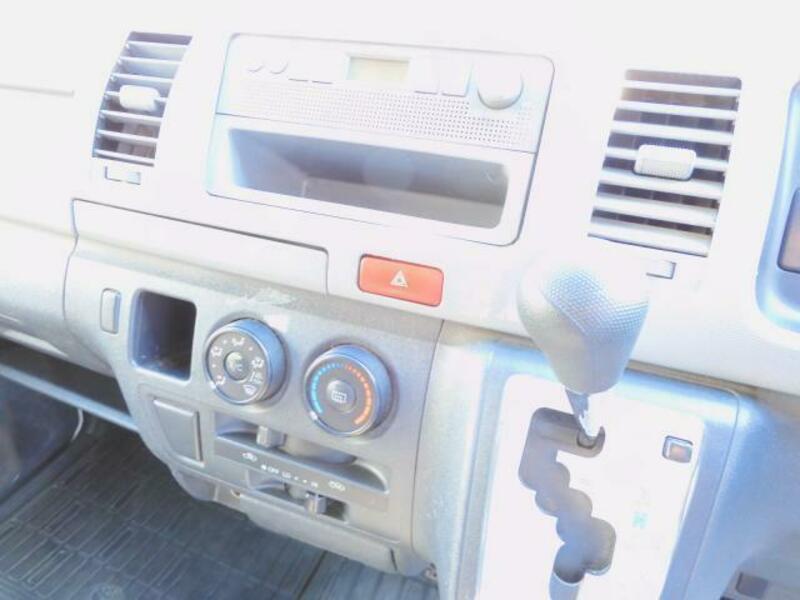 HIACE VAN-11