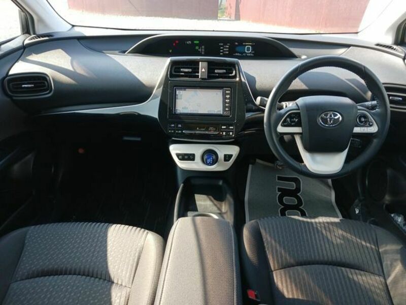 PRIUS-8