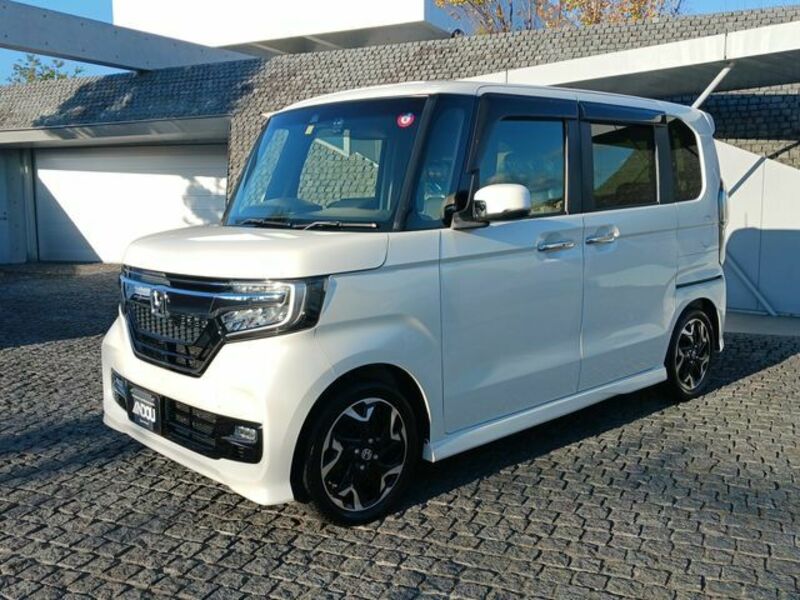 N BOX CUSTOM-1