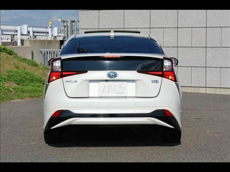 PRIUS-4