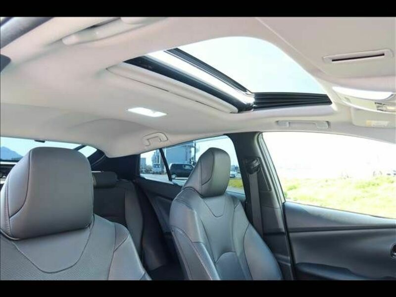 PRIUS-12