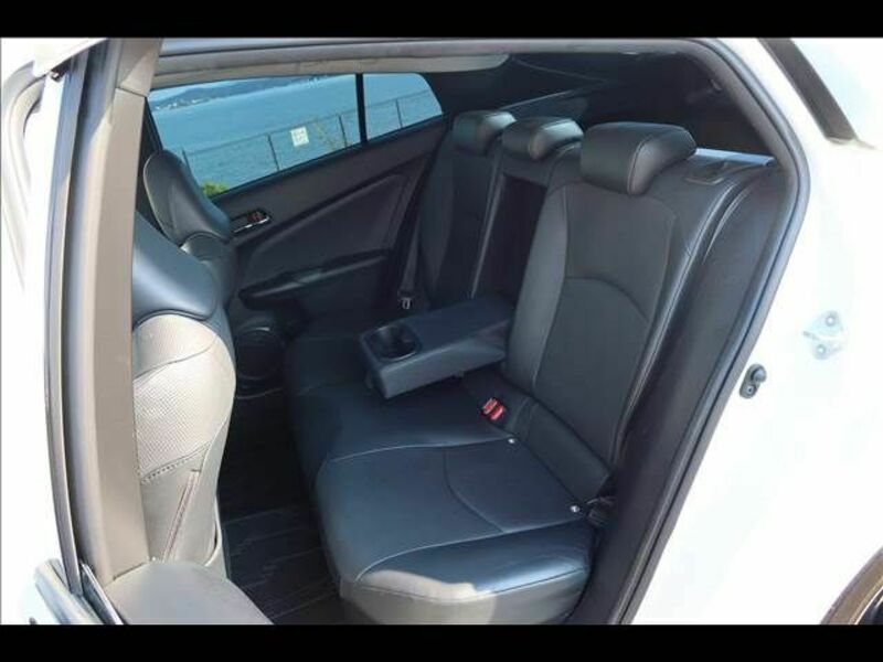 PRIUS-18