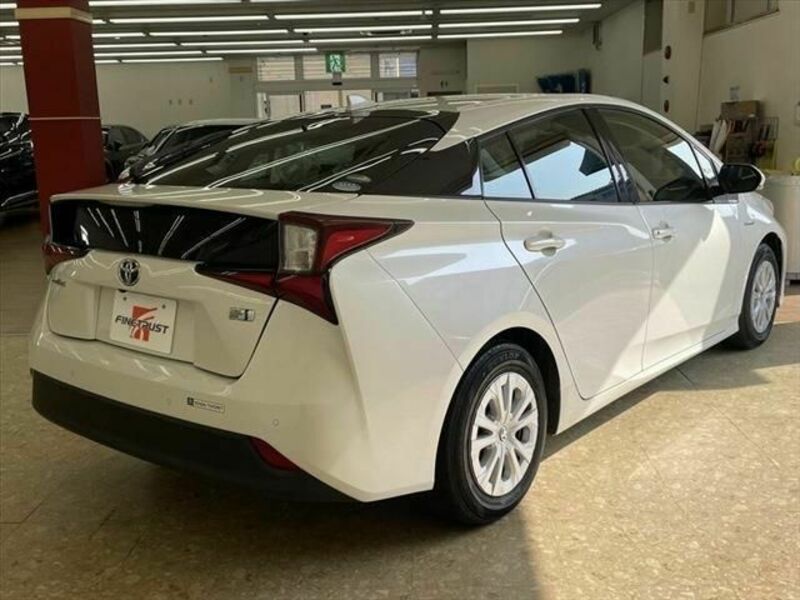 PRIUS-4