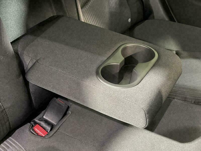 Axela Sport-21