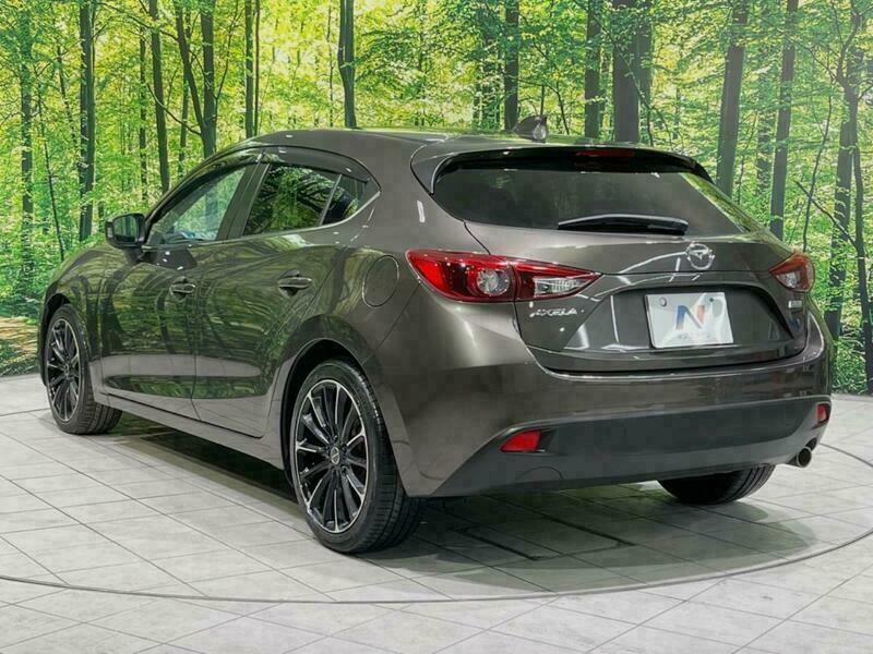 Axela Sport-3