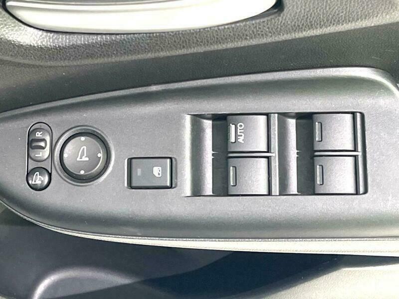 FIT HYBRID-38