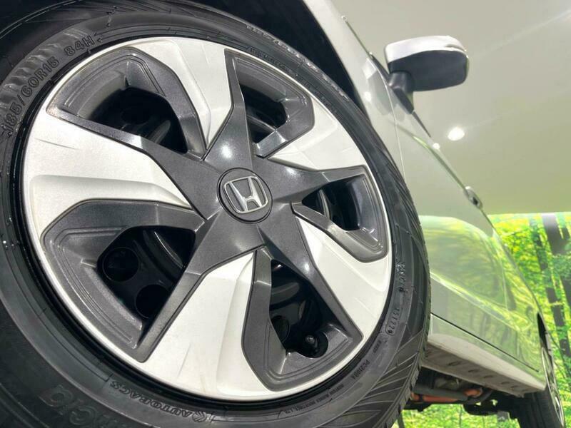 FIT HYBRID-33
