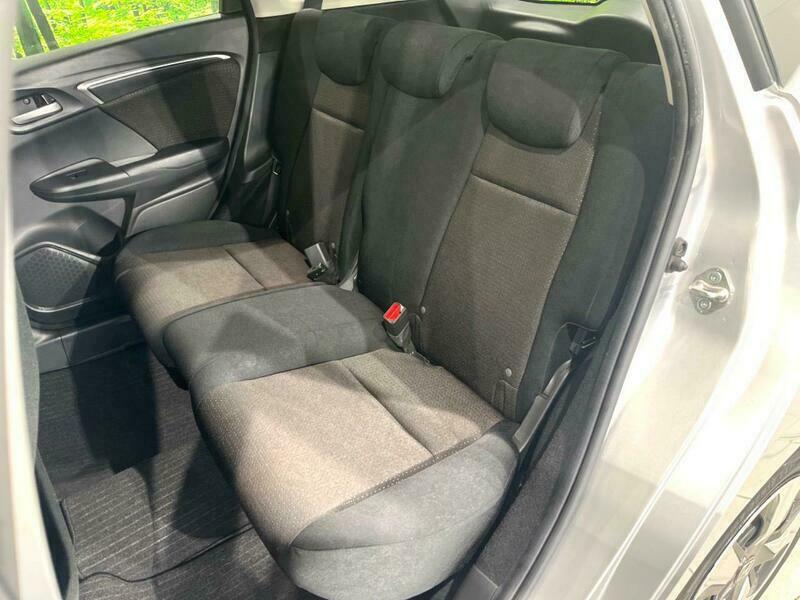 FIT HYBRID-31