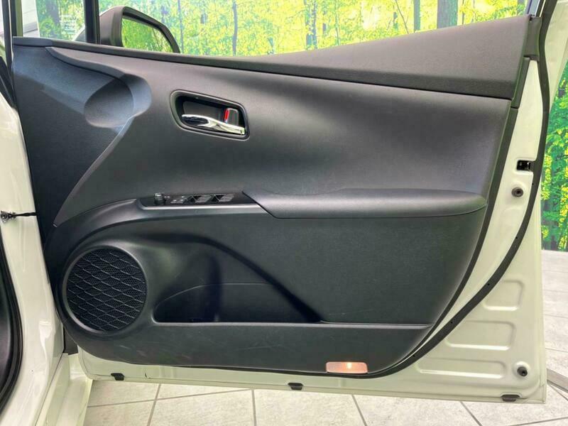 PRIUS-37