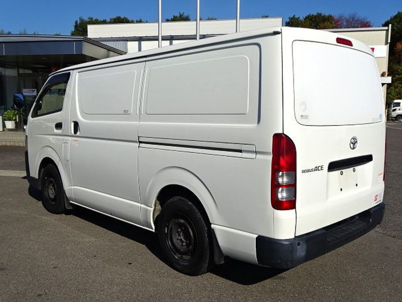 REGIUS VAN-5