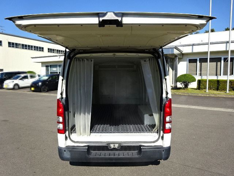 REGIUS VAN-8