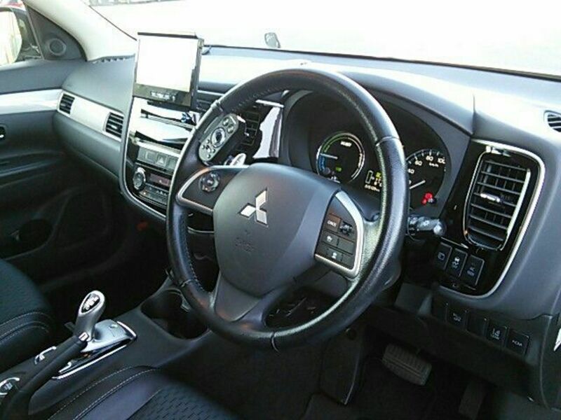 OUTLANDER PHEV-8