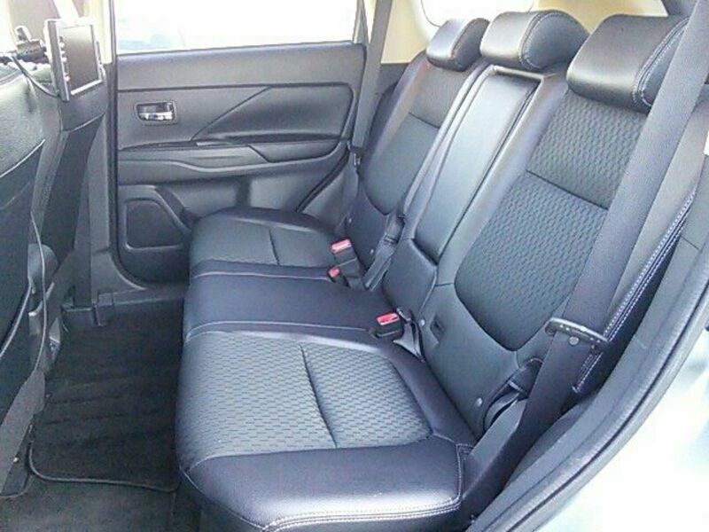 OUTLANDER PHEV-12