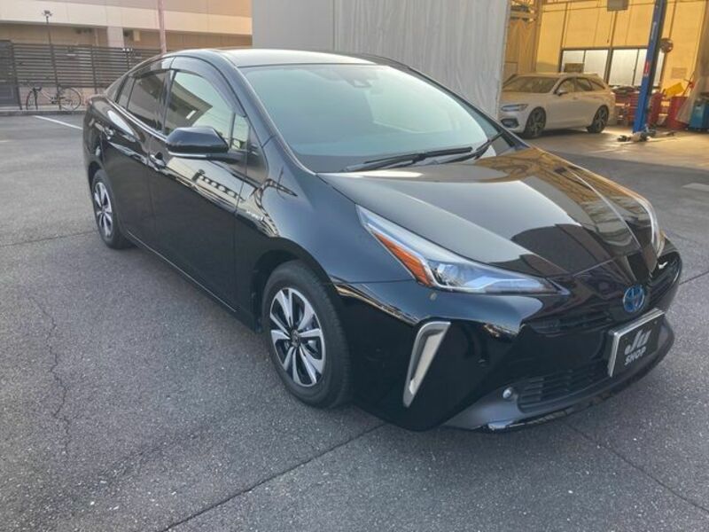 TOYOTA　PRIUS