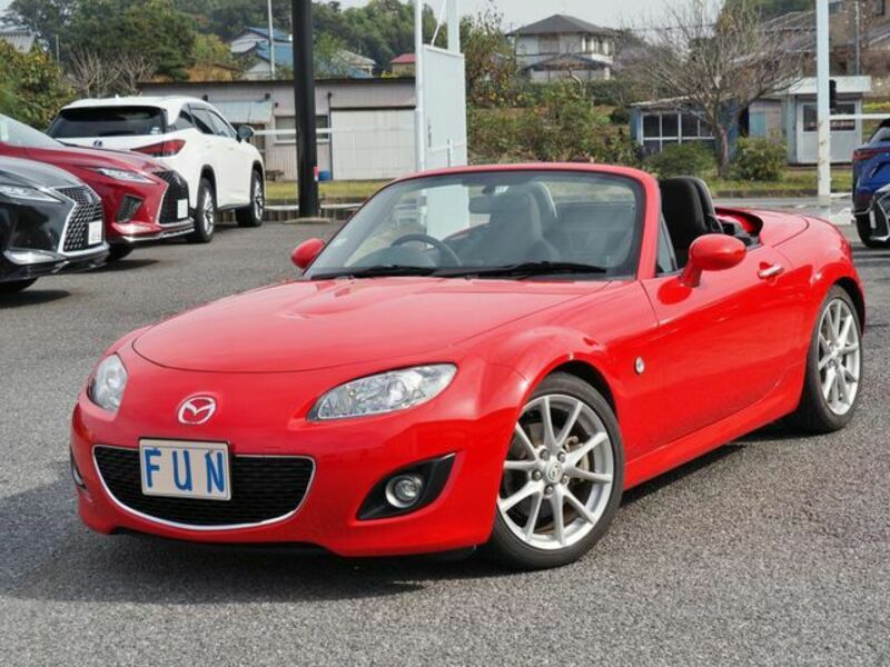 ROADSTER-0